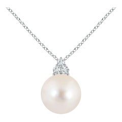 Colgante Angara de perla cultivada de agua dulce y trío de diamantes en platino para mujer