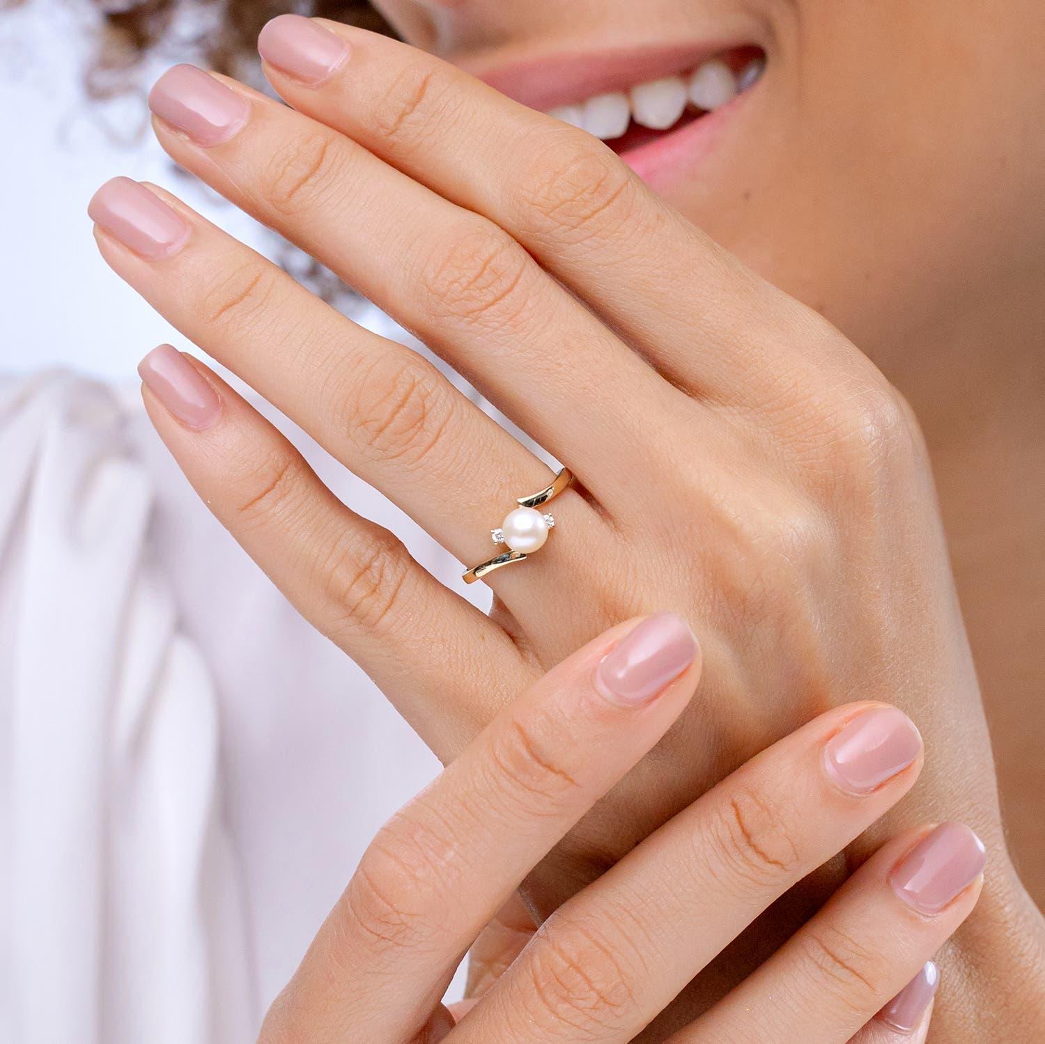 Moderne Bague de fiançailles en or massif 14K avec perles de culture d'eau douce Angara Bypass en vente