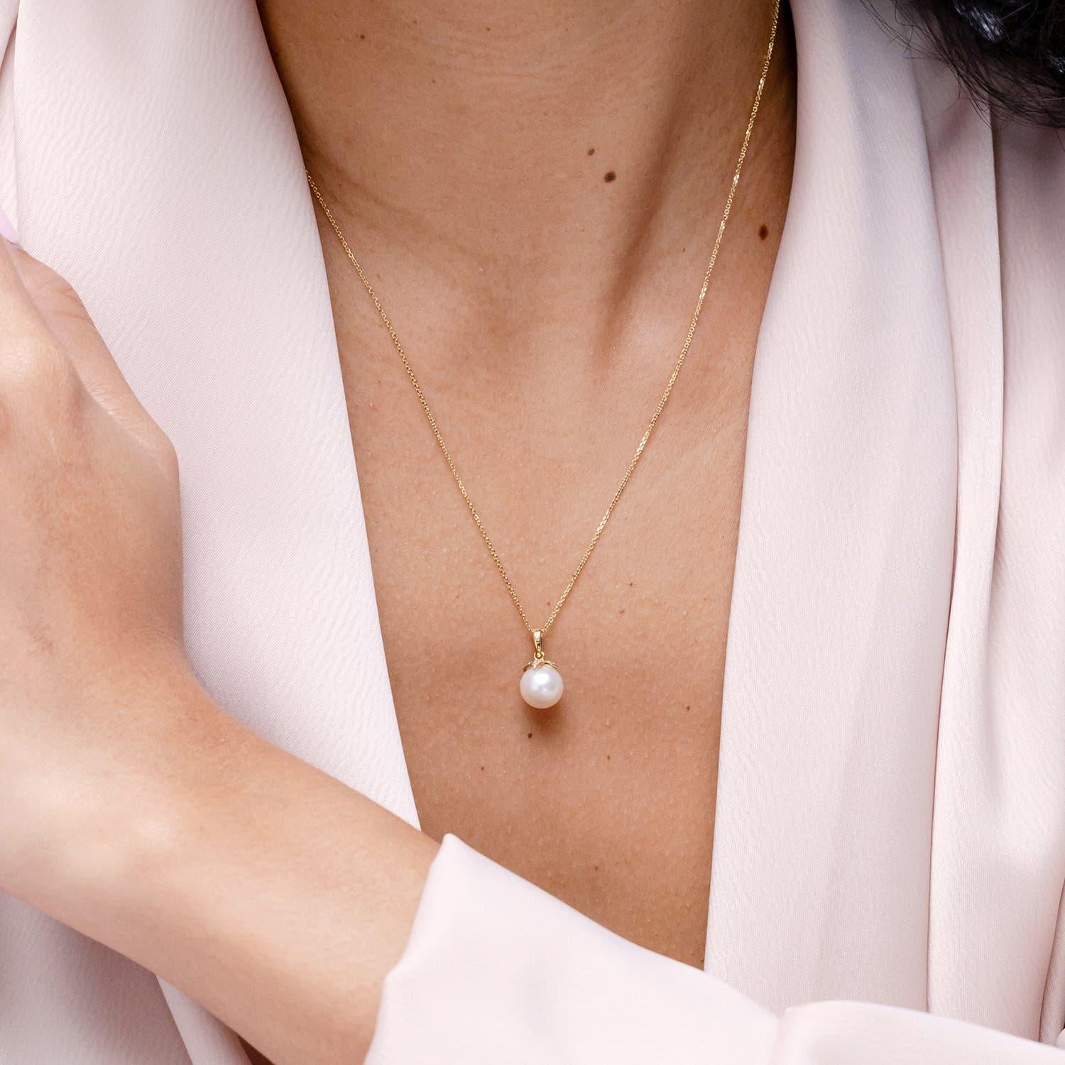 Modern Angara Freshwater Cultured Pearl Drop Pendant with Diamonds in 14K Solid Gold For Sale