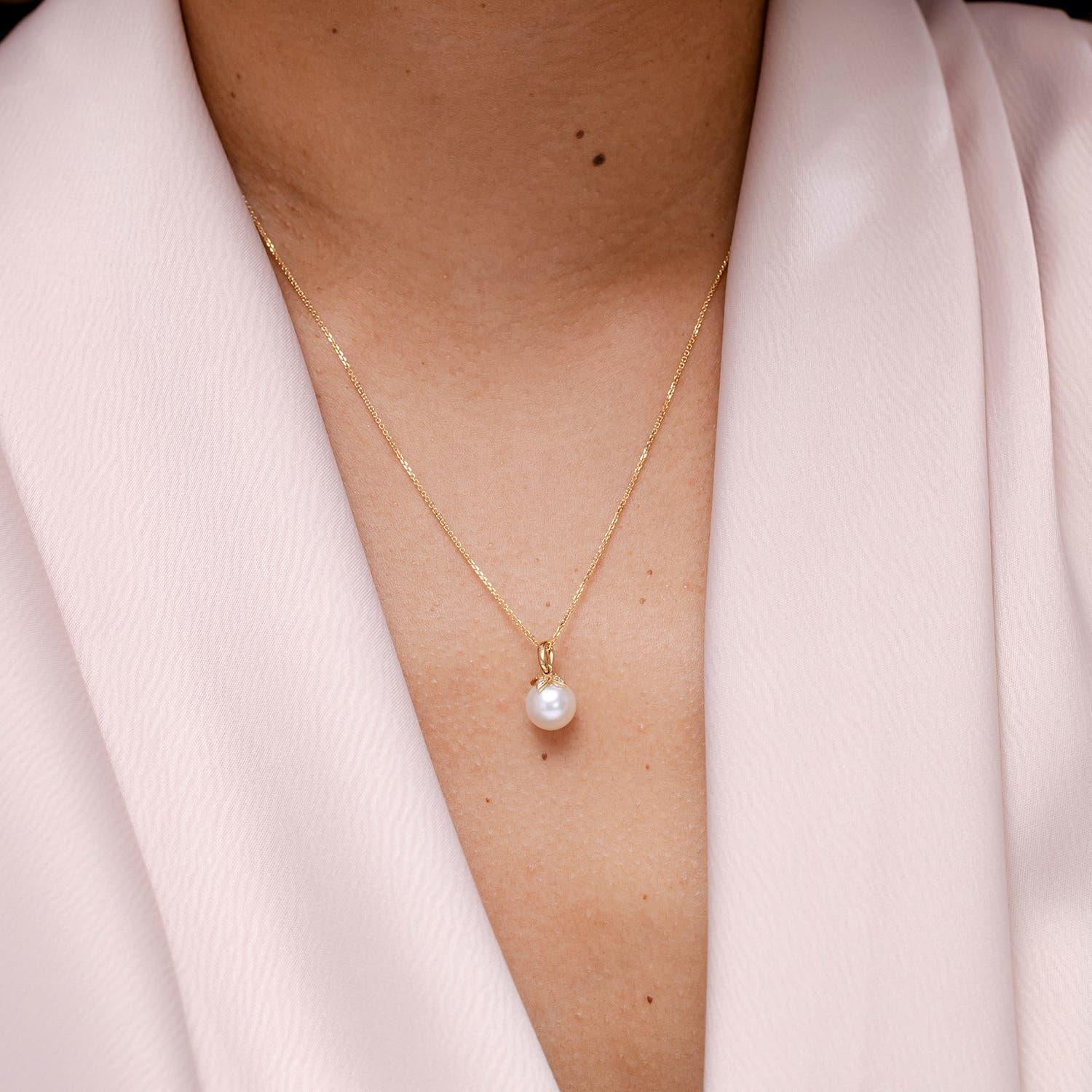 Round Cut Angara Freshwater Cultured Pearl Drop Pendant with Diamonds in 14K Solid Gold For Sale
