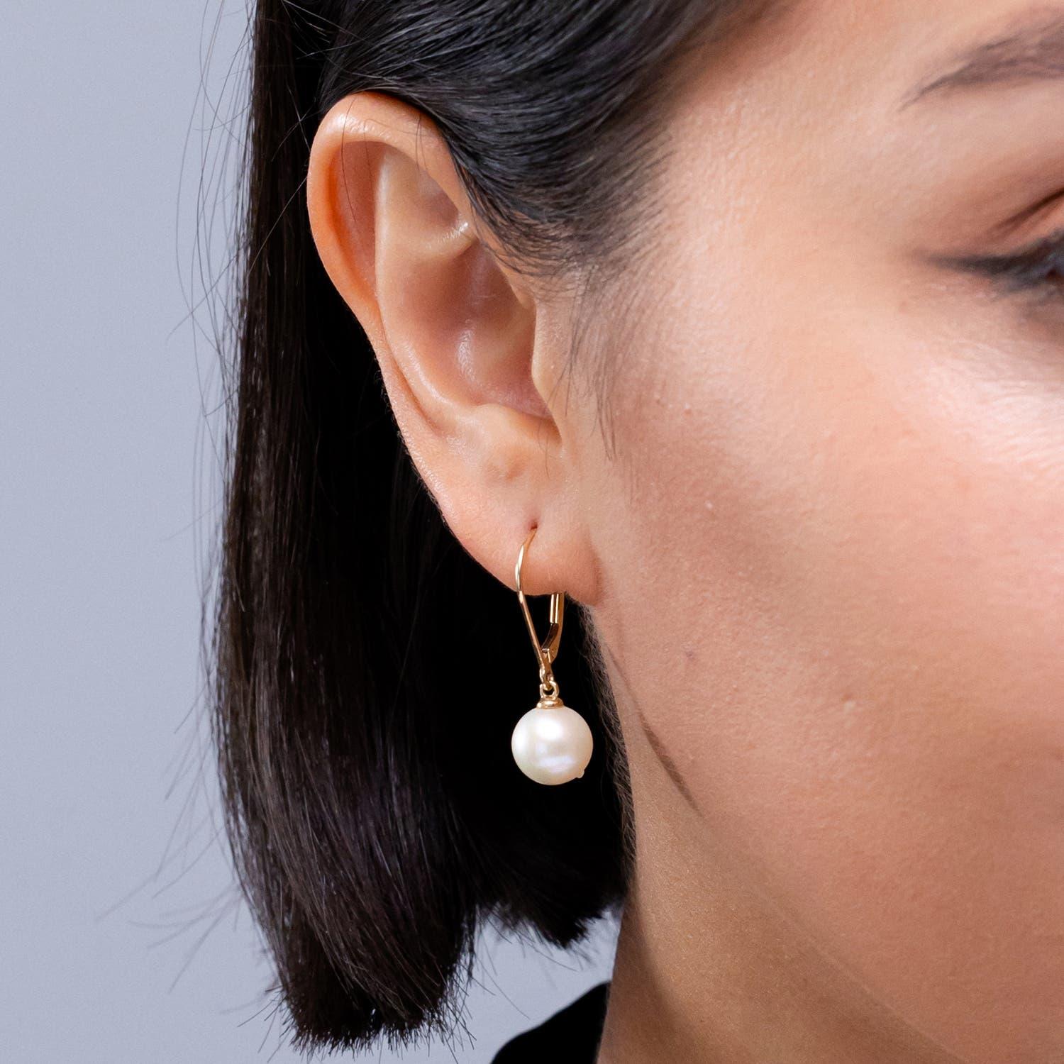 Taille ronde Boucles d'oreilles en or massif 14 carats avec perles de culture d'eau douce Angara en vente