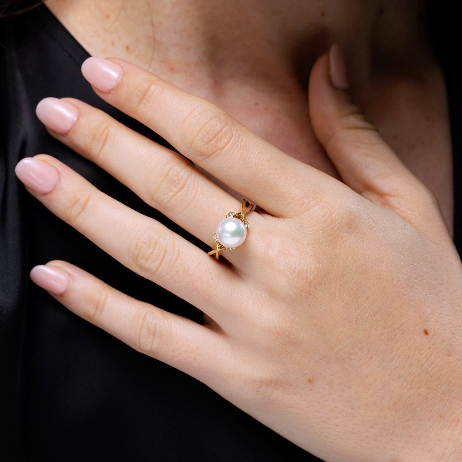Moderno Anello di fidanzamento con perle d'acqua dolce d'Angara in oro massiccio 14K per donna in vendita