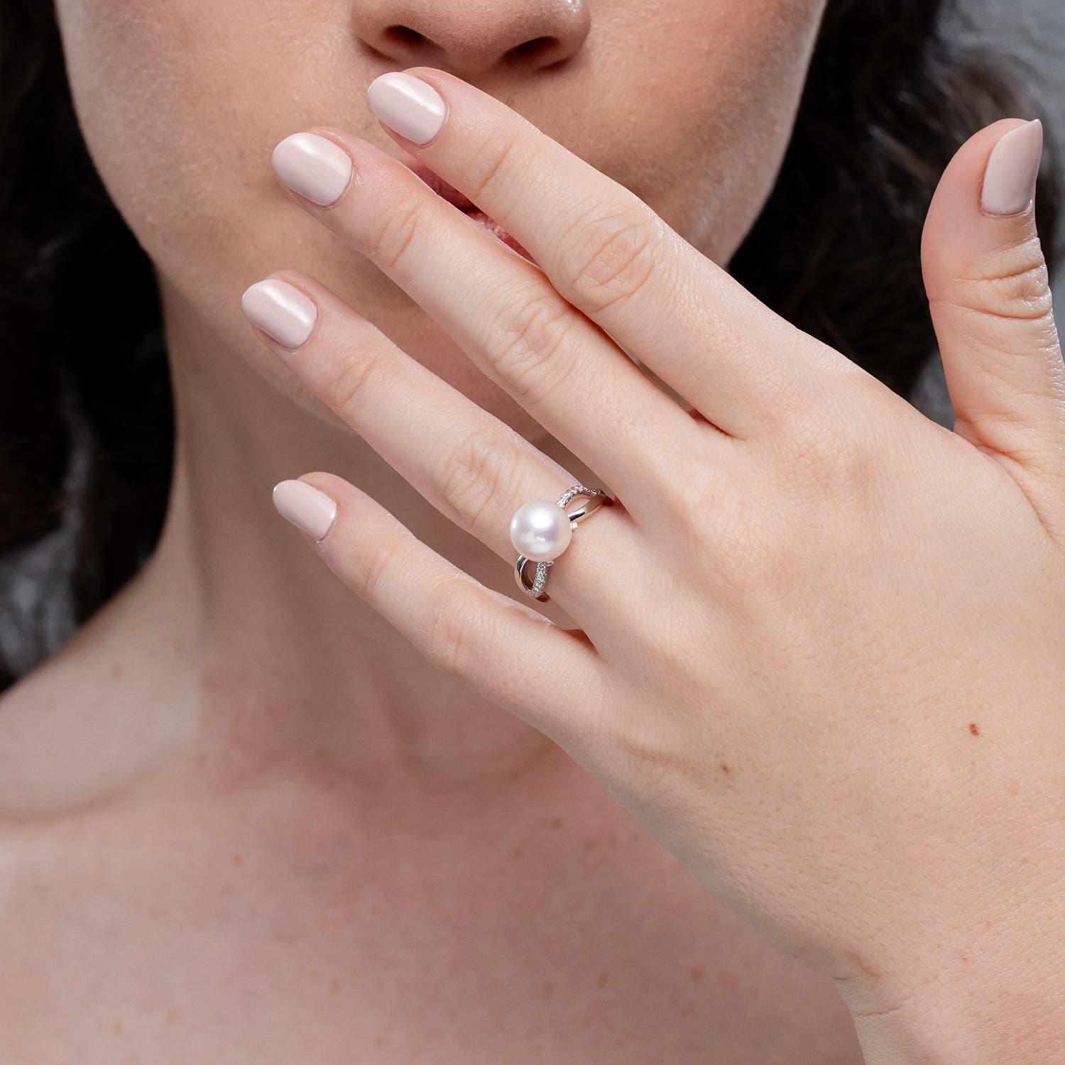 Modern Angara Freshwater Cultured Pearl Infinity Ring in 14K Solid Gold for Women For Sale