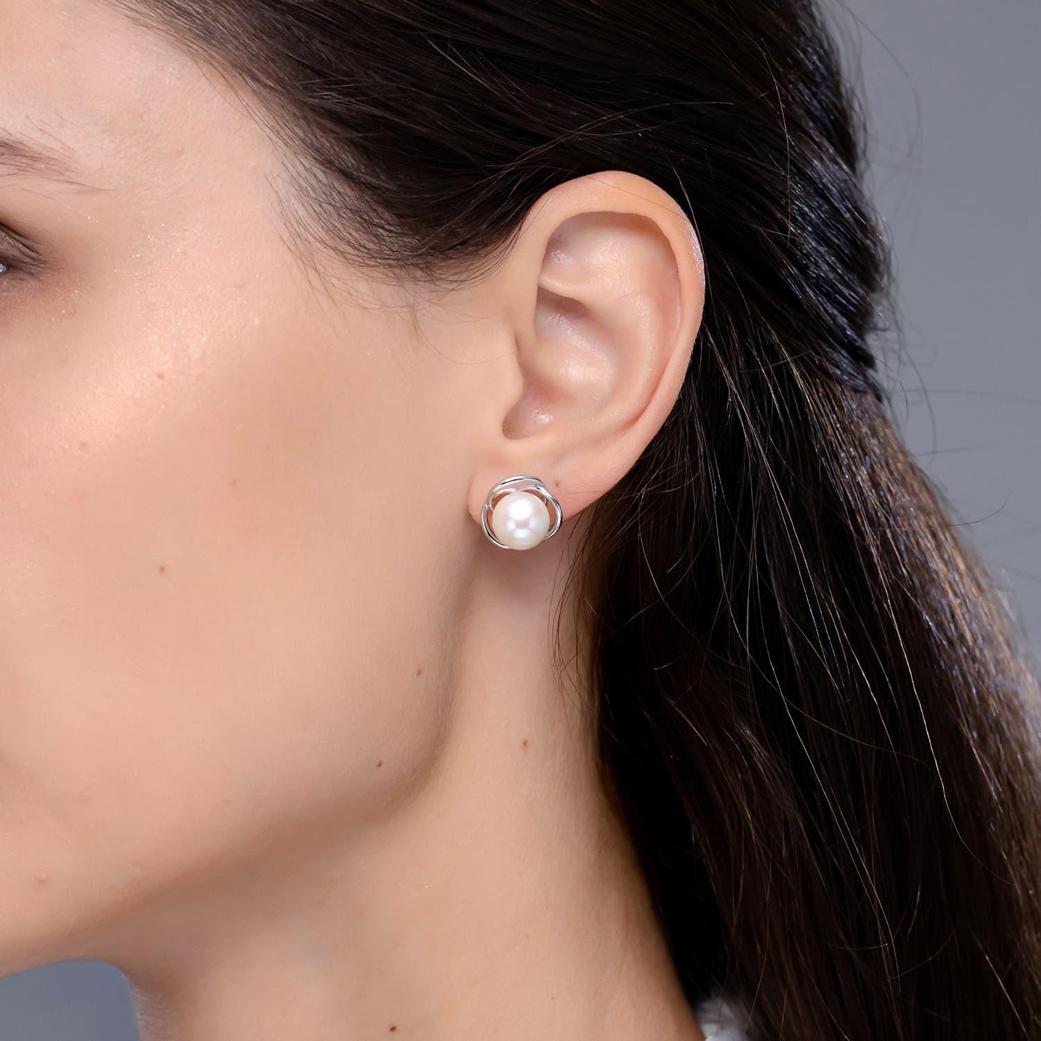 Moderne Angara - Boucles d'oreilles en or massif 14 carats avec perles de culture d'eau douce et nœud d'amour pour femmes en vente
