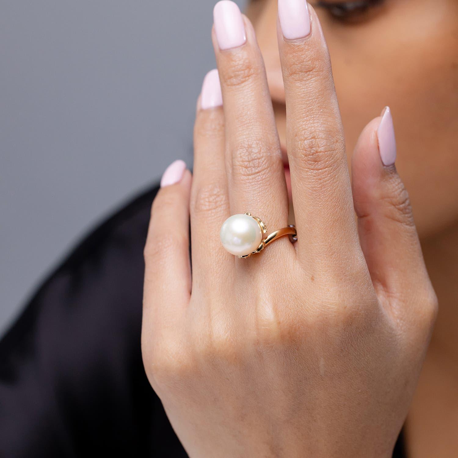 Round Cut Angara Freshwater Cultured Pearl Olive Leaf Bypass Ring in 14K Solid Gold For Sale