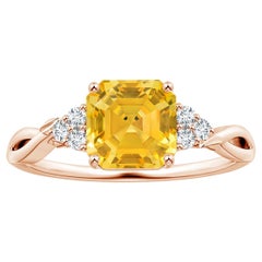 Angara Gia Bague en or rose avec saphir jaune taille émeraude et diamants certifiés