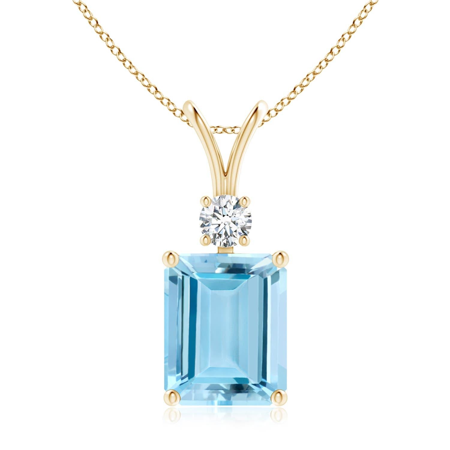 Angara Gia Certified Natural Aquamarine Solitaire Yellow Gold Pendant Necklace For Sale