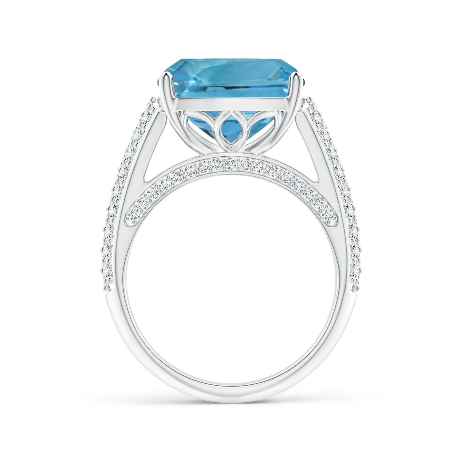 En vente :  Angara Gia Bague en or blanc avec aigue-marine naturelle certifiée et diamants sertis en pavé 2