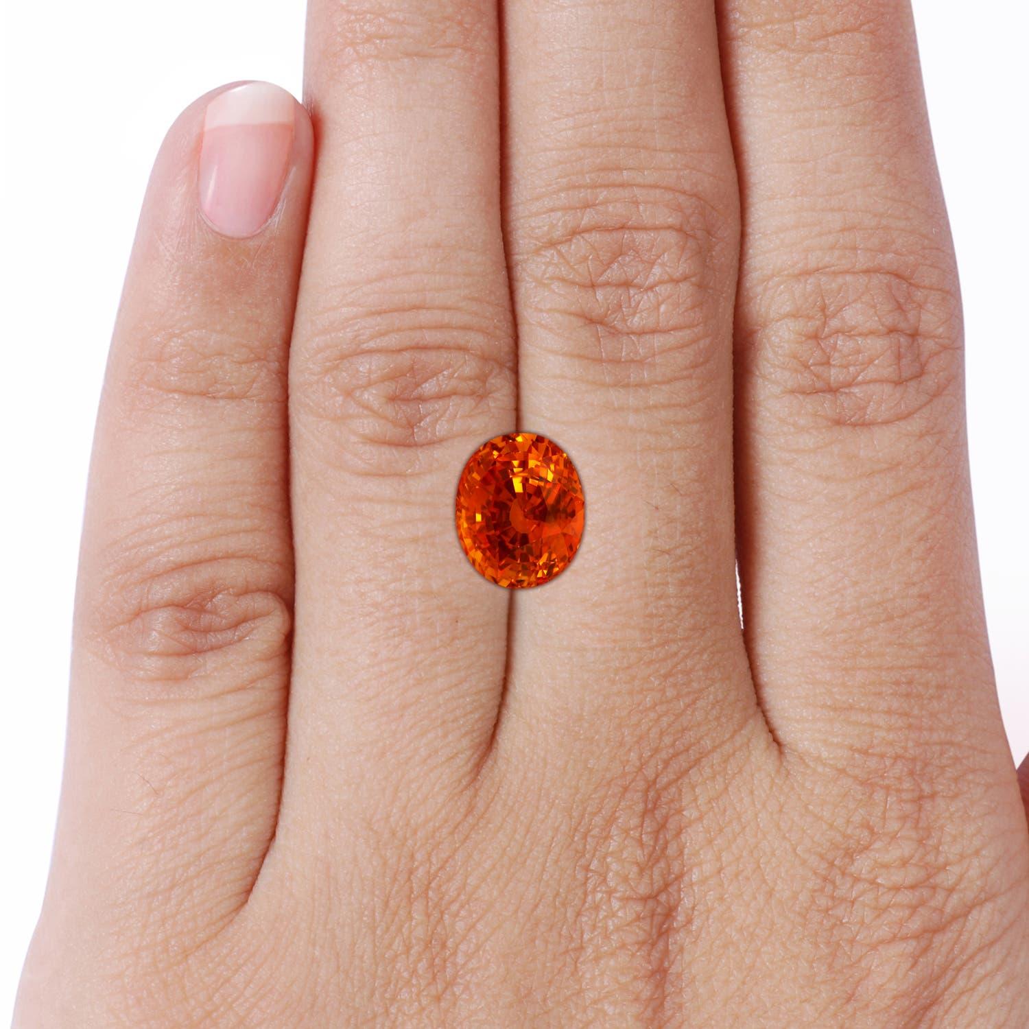 Im Angebot: Angara Gia Halo-Ring aus Weißgold mit natürlichem orangefarbenem Saphir und Diamant () 7