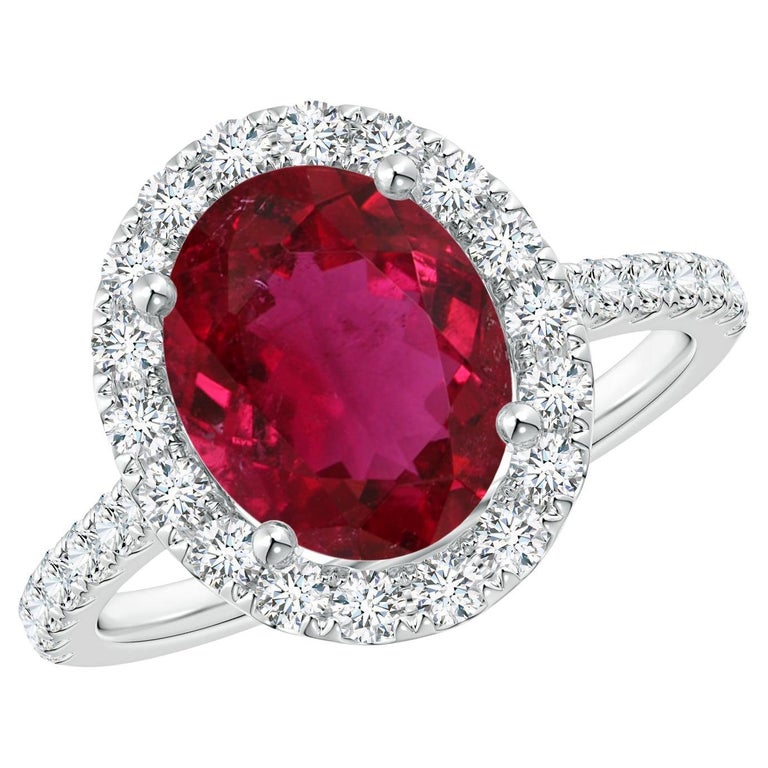 1.36 Carat Pink Spinel and Diamond Halo Engagement Ring in 18k White Gold  For Sale at 1stDibs