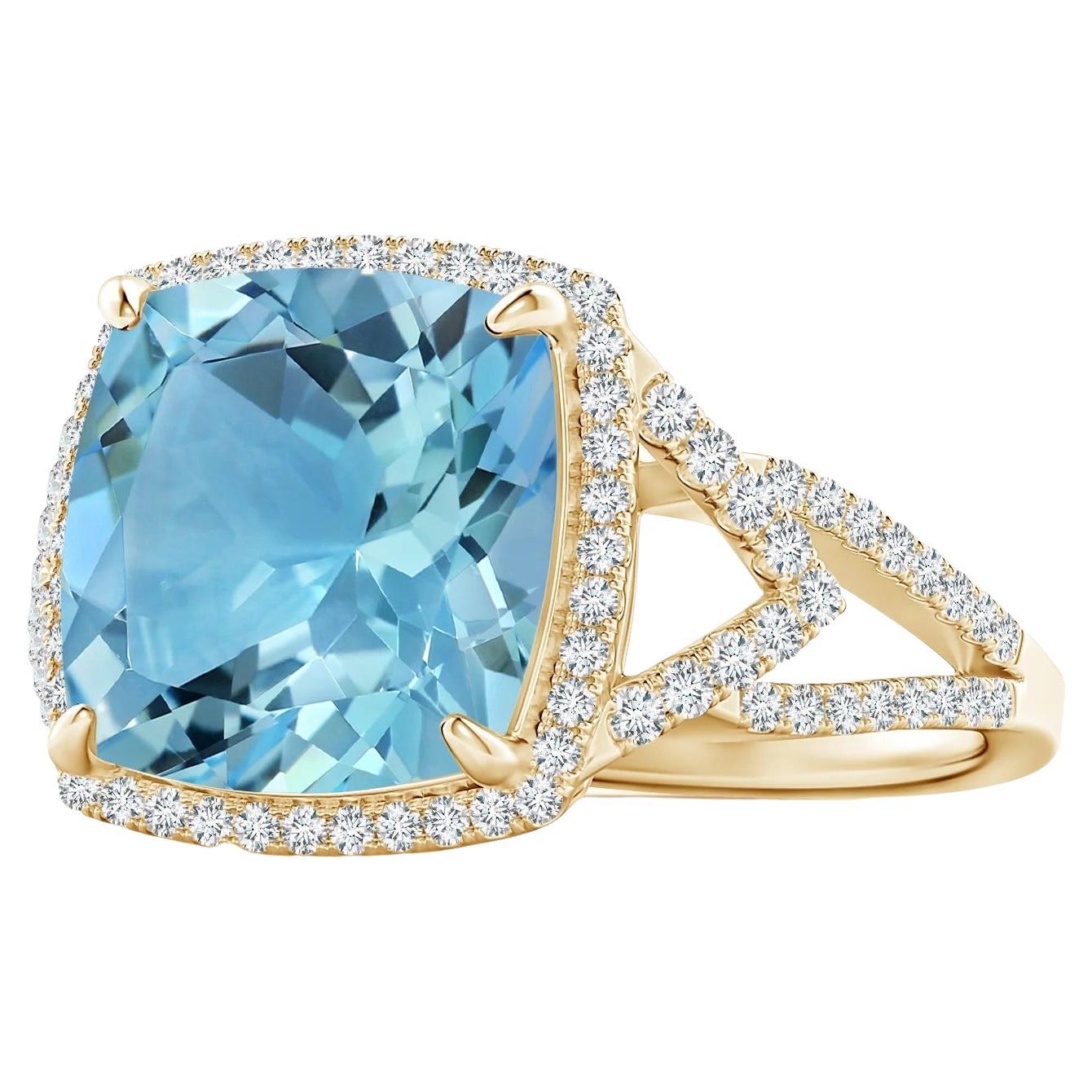 Anillo de oro amarillo con aureola dividida y topacio azul celeste natural certificado por GIA