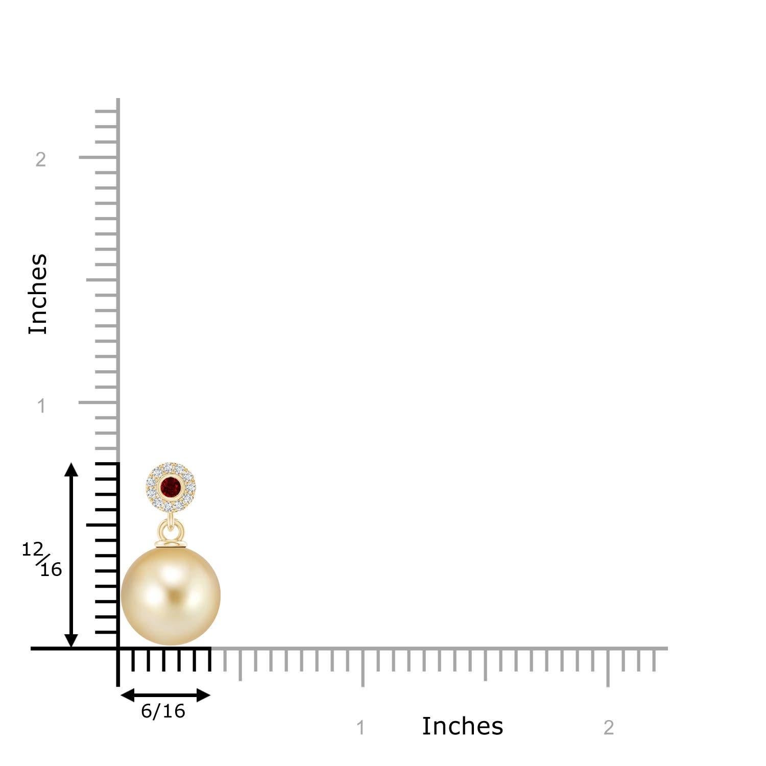 Taille ronde Angara Golden South Sea Cultured Pearl Halo Pendant with Ruby in 14K Solid Gold (pendentif halo en perles de culture des mers du Sud avec rubis en or massif) en vente