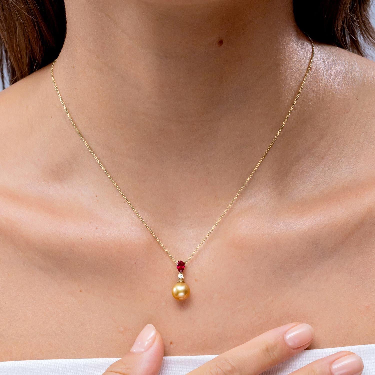 Angara Golden Südsee Zuchtperle Birne Rubin Tropfen Anhänger in 14K massivem Gold (Moderne) im Angebot