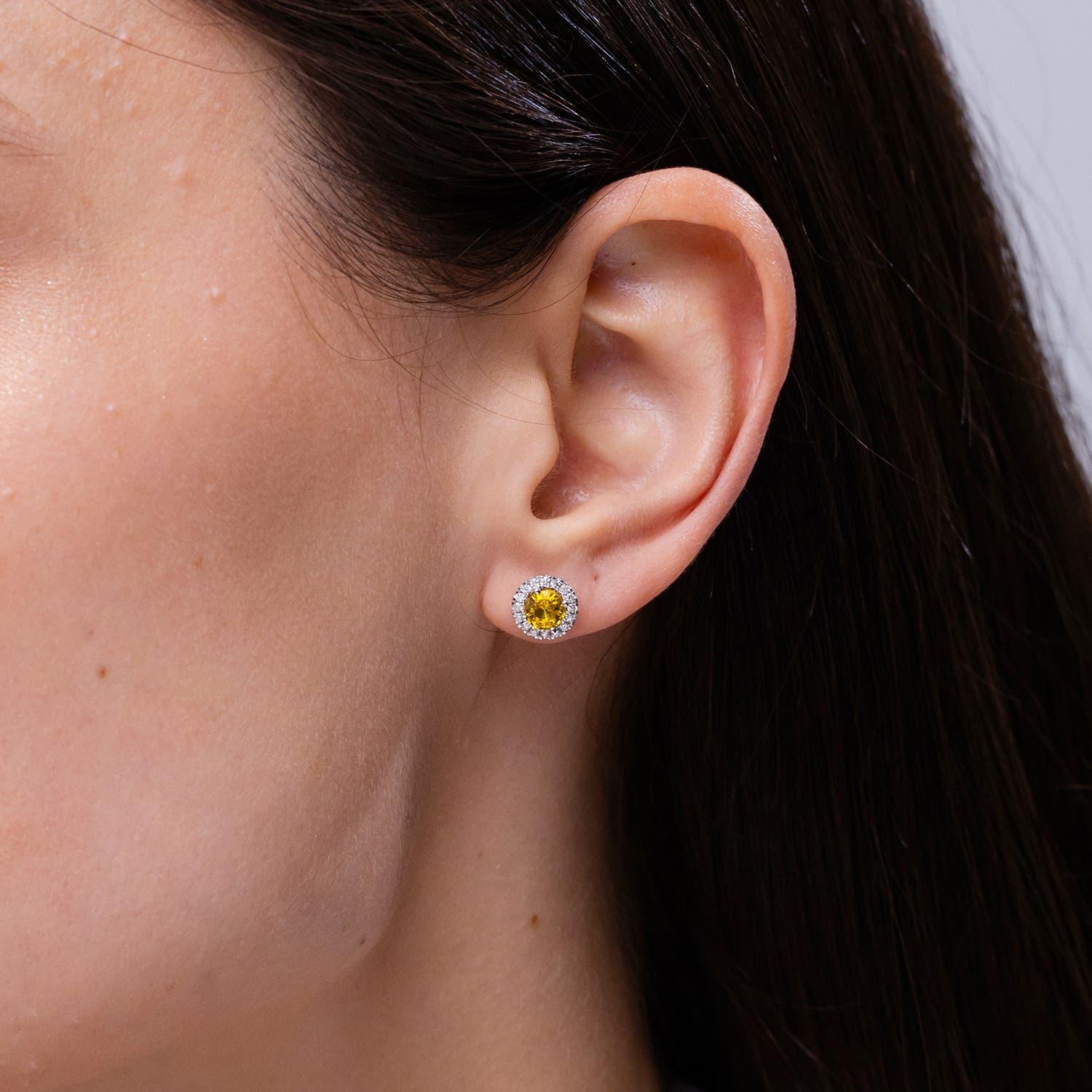 Moderne Angara - Boucles d'oreilles halo en or 14 carats avec saphir jaune de 1,06 ct et diamant en vente