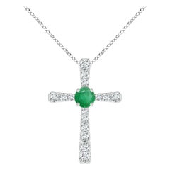 Angara Colgante de Esmeralda Natural de 1,2 ct y Cruz de Diamantes en Oro Blanco de 14 quilates