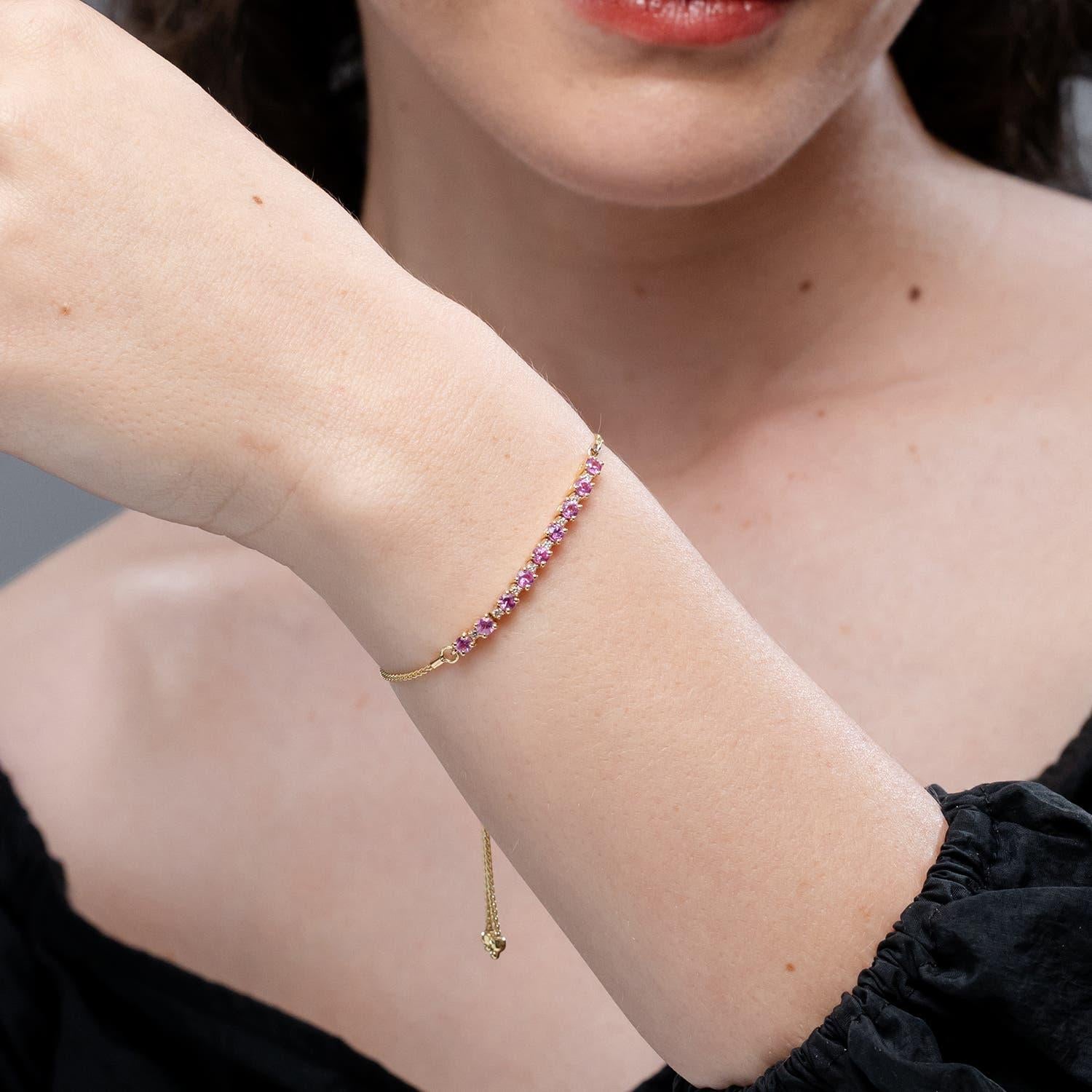 Angara Natural 1,26ct Pink Sapphire und Diamant Tennis Bolo Armband in 14K Gold (Moderne) im Angebot