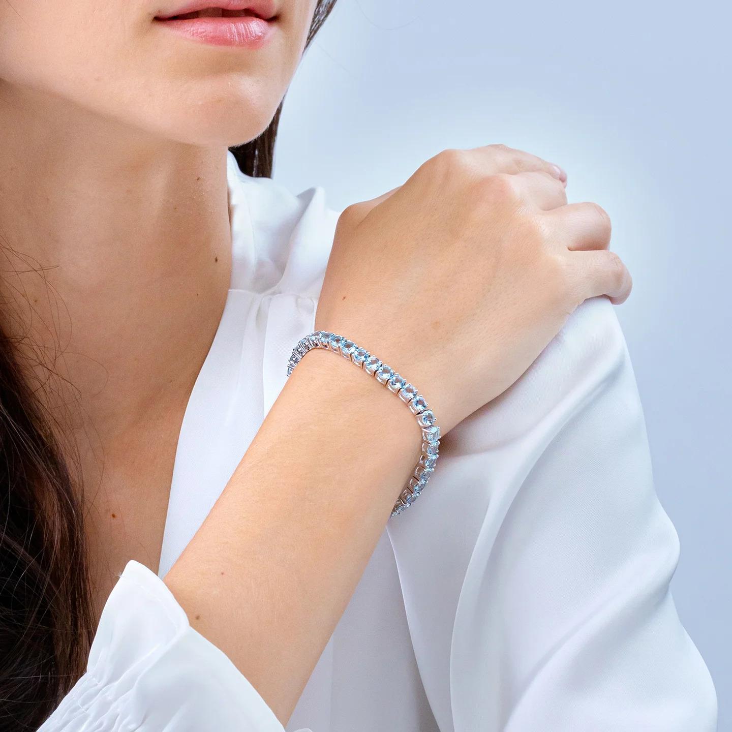 Classic 14,00ct Aquamarin Linear Tennis Armband in 14K Weißgold Damen im Angebot