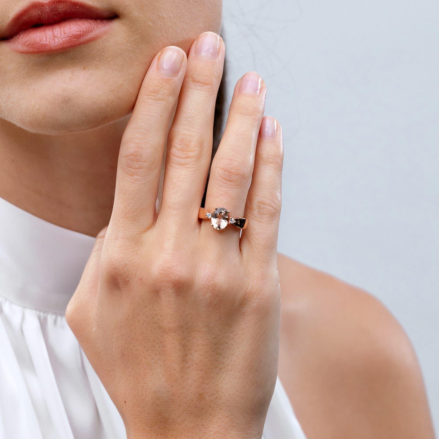 Angara natürlichen 1,65 kt Morganit Solitär-Ring mit Diamant in 14K massivem Gold (Moderne) im Angebot
