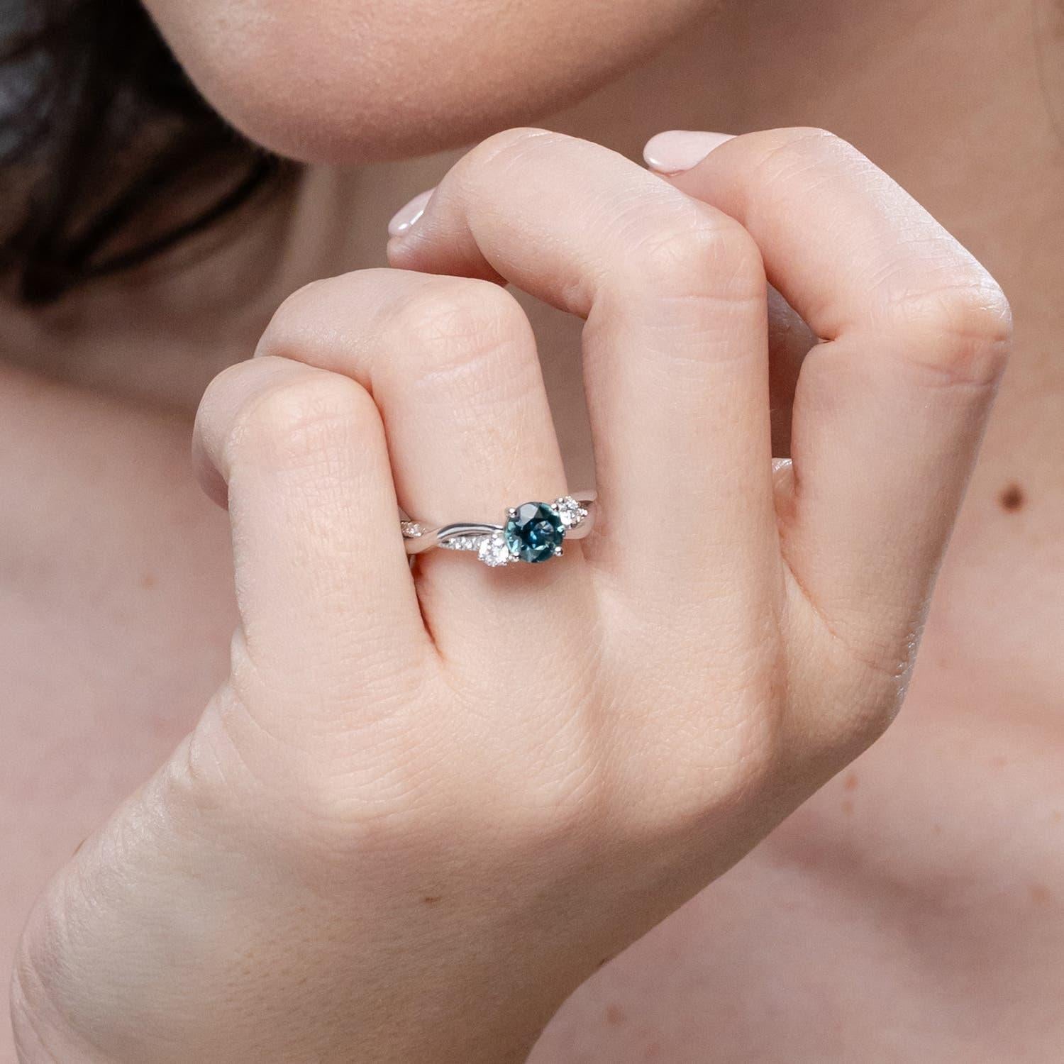 Round Cut Angara Natural 1ct Teal Montana Sapphire Diamond Twisted Vine in 14K Solid Gold For Sale