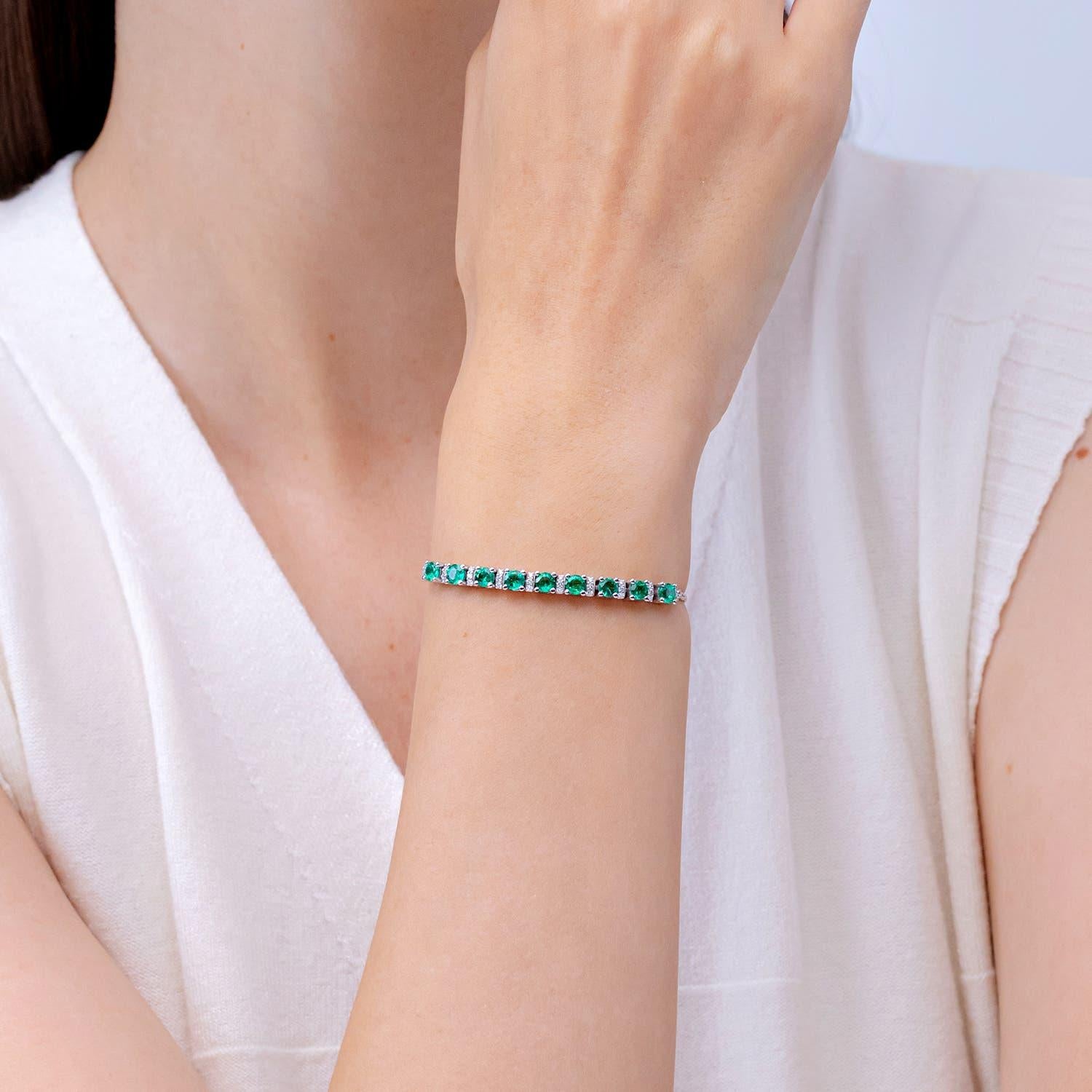 Modern Angara Natural 2.16 ct Emerald Bolo Bracelet with Diamond Accents in 14K Gold For Sale
