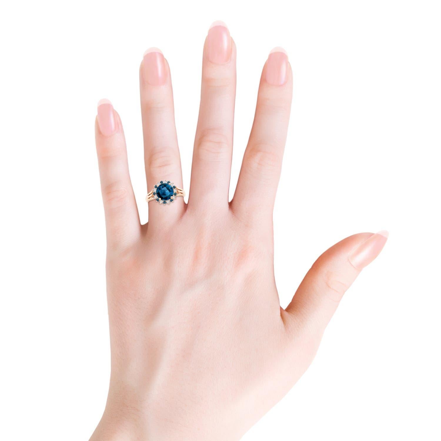 Angara natürlichen 2,45ct Londoner Blautopas Ring mit Diamant-Halo in 14K massivem Gold im Zustand „Neu“ im Angebot in Los Angeles, CA