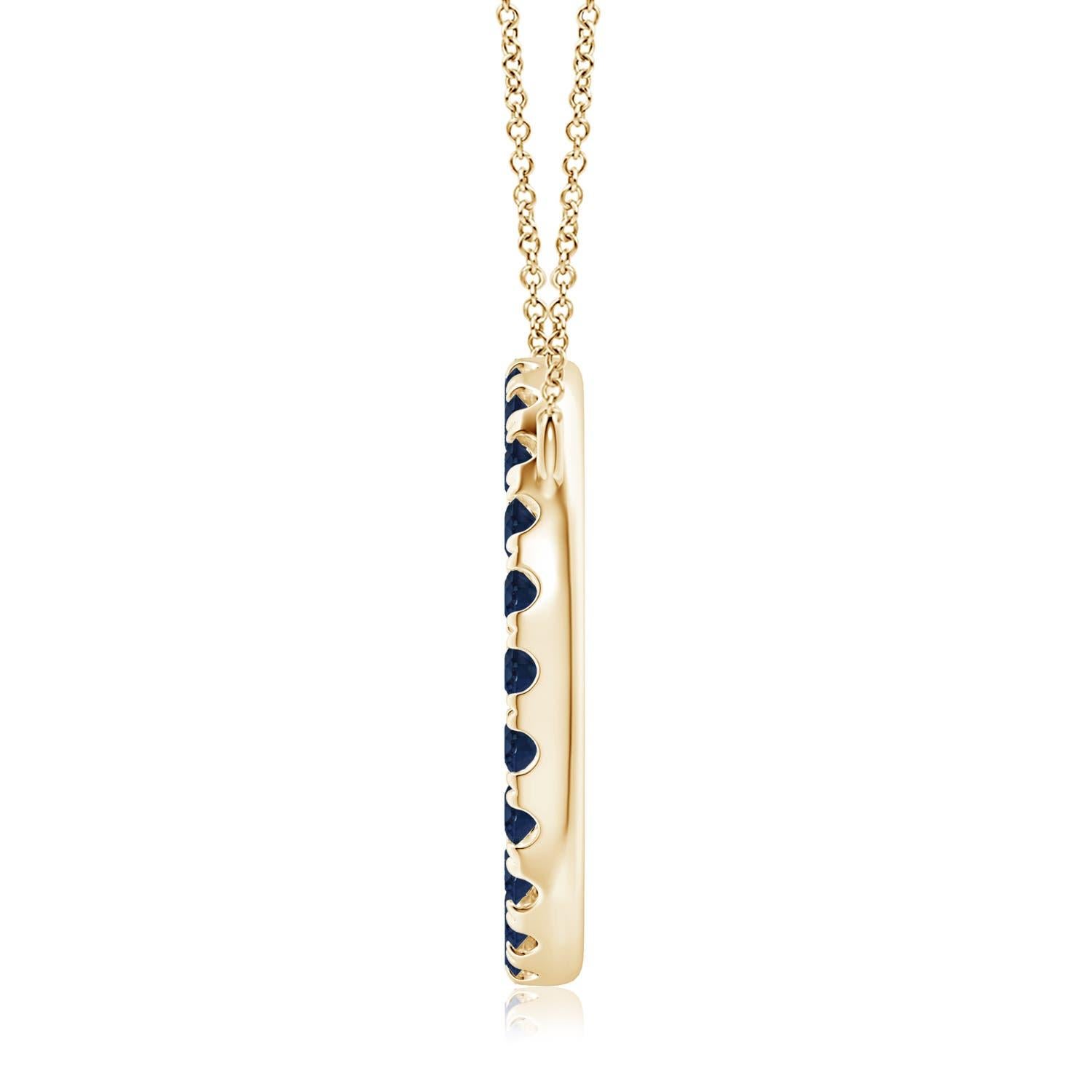 D'une élégance simple, ce pendentif éblouissant présente un cercle ouvert clouté de saphirs bleus. Les saphirs ronds sont magnifiques et semblent flotter sur la chaîne. Ce pendentif exquis en forme de cercle de saphir est réalisé en or jaune 14k.
Le