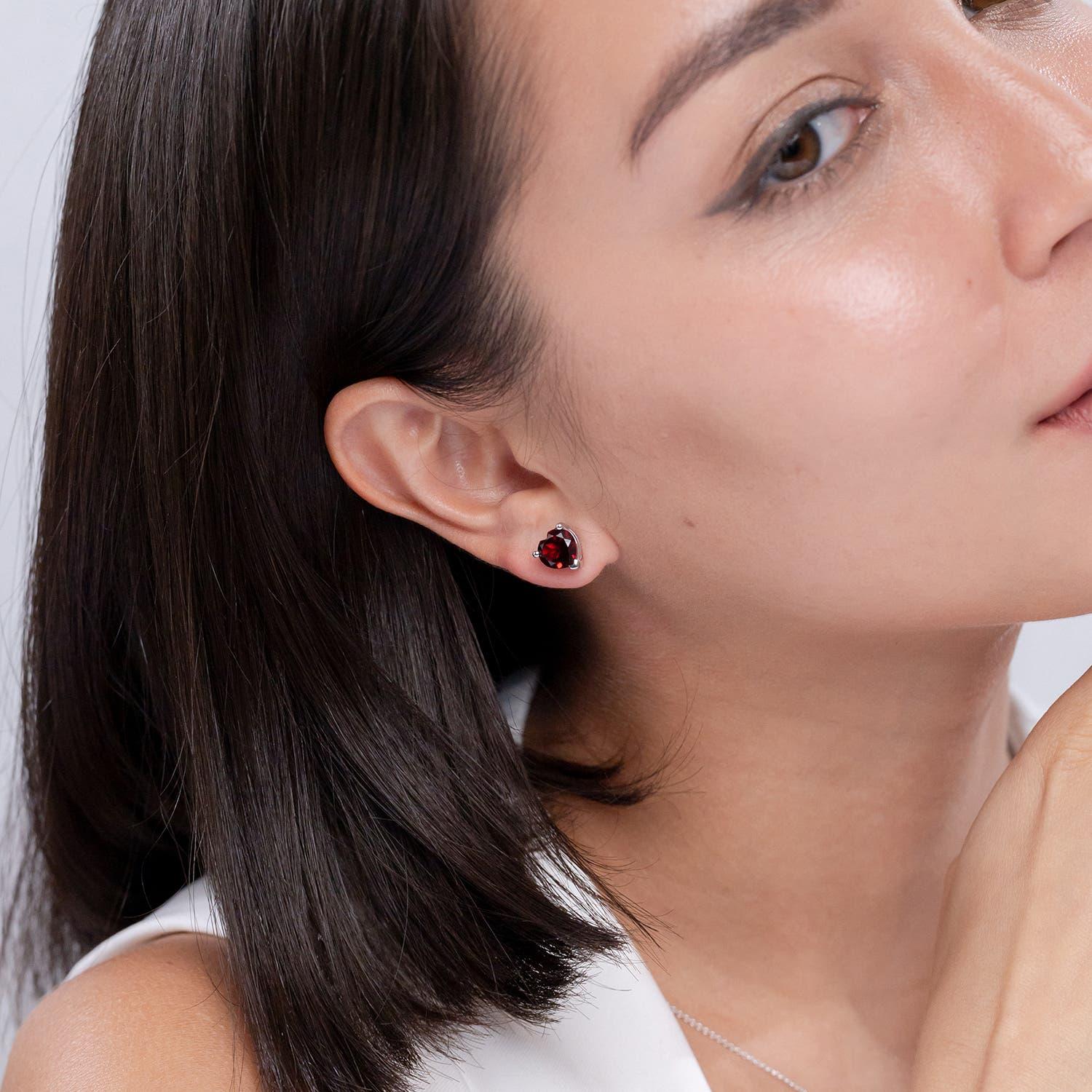 Taille cœur Angara - Boucles d'oreilles cœur solitaire en grenat naturel 3,7 ct en or massif 14K en vente