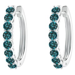 Angara Natural Airline-Set Enhanced Blue Diamond Hinged Hoop Earring in 14K Gold (boucle d
oreille à charnière en or 14 carats)