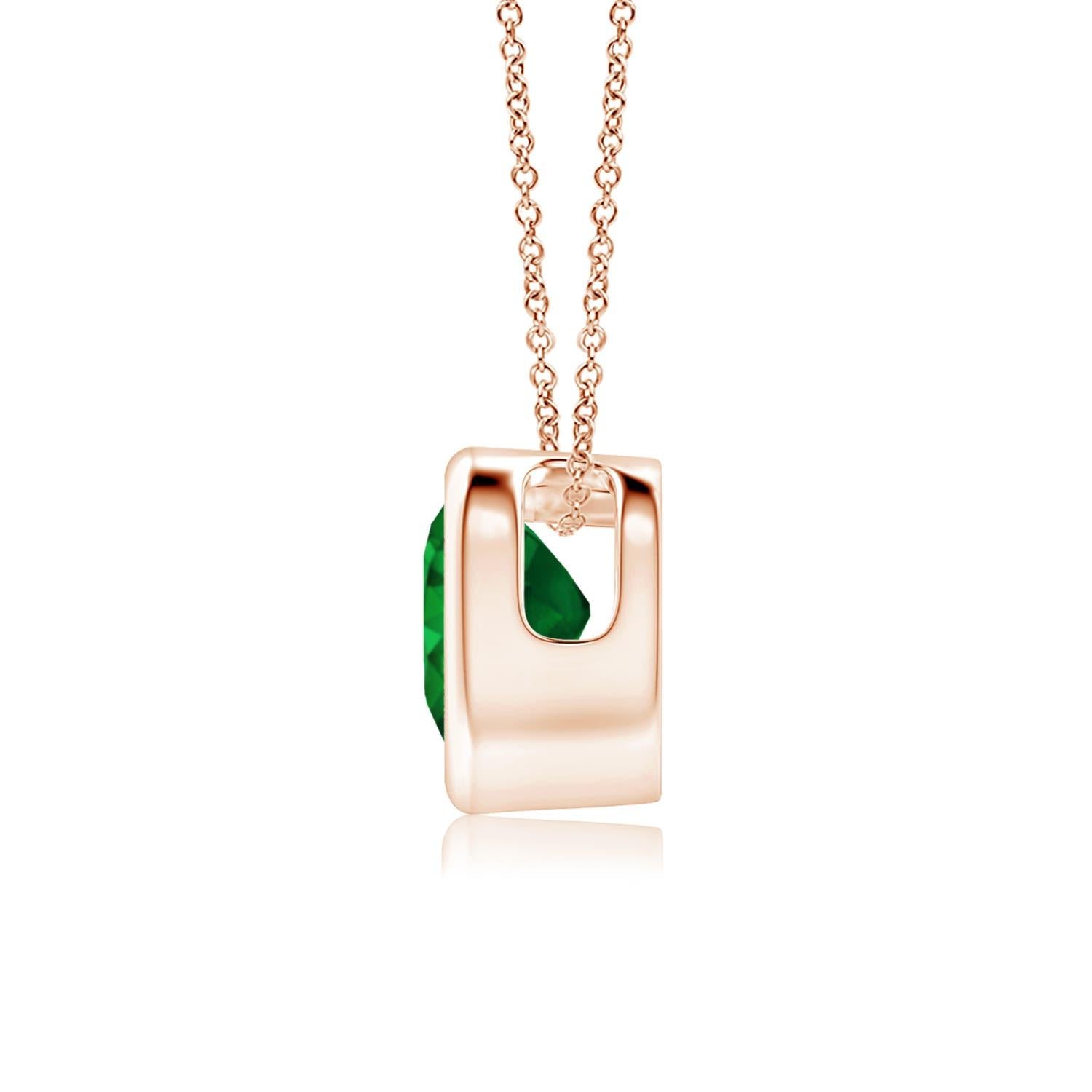 Questo classico pendente con smeraldo solitario ti ruberà il cuore con il suo ricco splendore verde. Realizzato in oro rosa 14 carati, presenta uno smeraldo a forma di cuore incastonato in un castone.
Lo smeraldo è la pietra natale di maggio e il