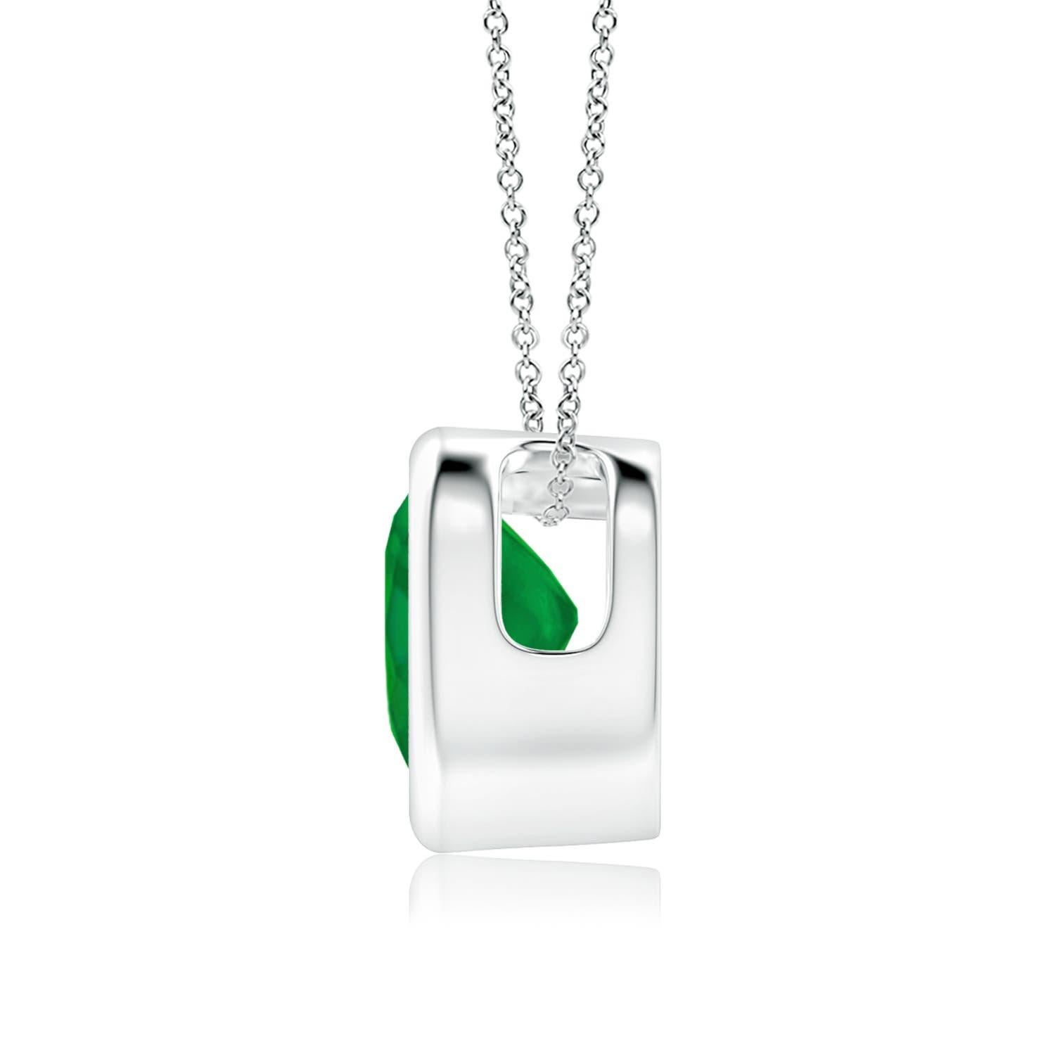 Questo classico pendente con smeraldo solitario ti ruberà il cuore con il suo ricco splendore verde. Realizzato in oro bianco 14 carati, presenta uno smeraldo a forma di cuore incastonato in un castone.
Lo smeraldo è la pietra natale di maggio e il