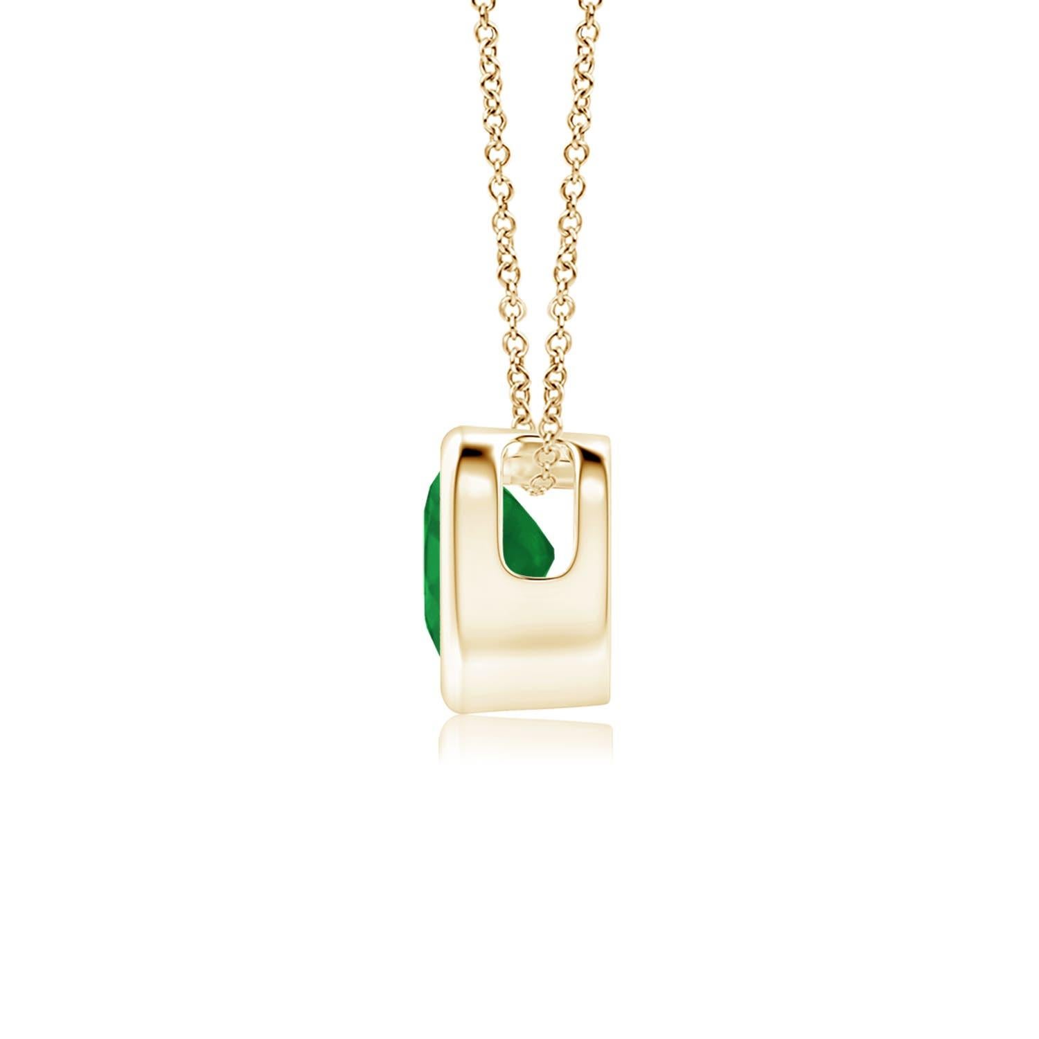 Dieser klassische Solitär-Smaragd-Anhänger wird Ihr Herz mit seiner sattgrünen Pracht erobern. Das Design aus 14 Karat Gelbgold zeigt einen herzförmigen Smaragd, der in einer Lünette gefasst ist.
Der Smaragd ist der Geburtsstein des Monats Mai und