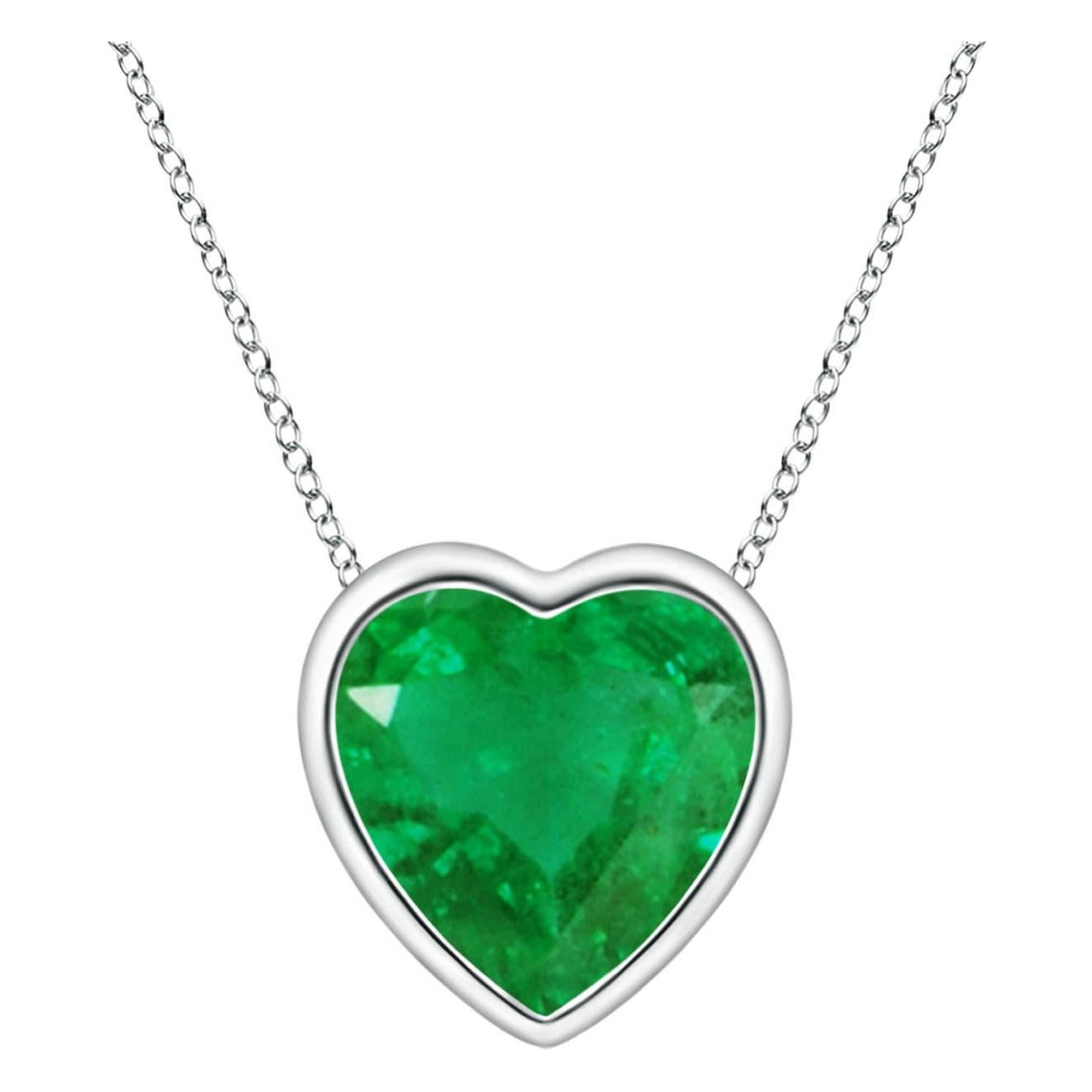 Angara Natural Bezel-Set Solitär Herz Smaragd Anhänger in Platin für Frauen