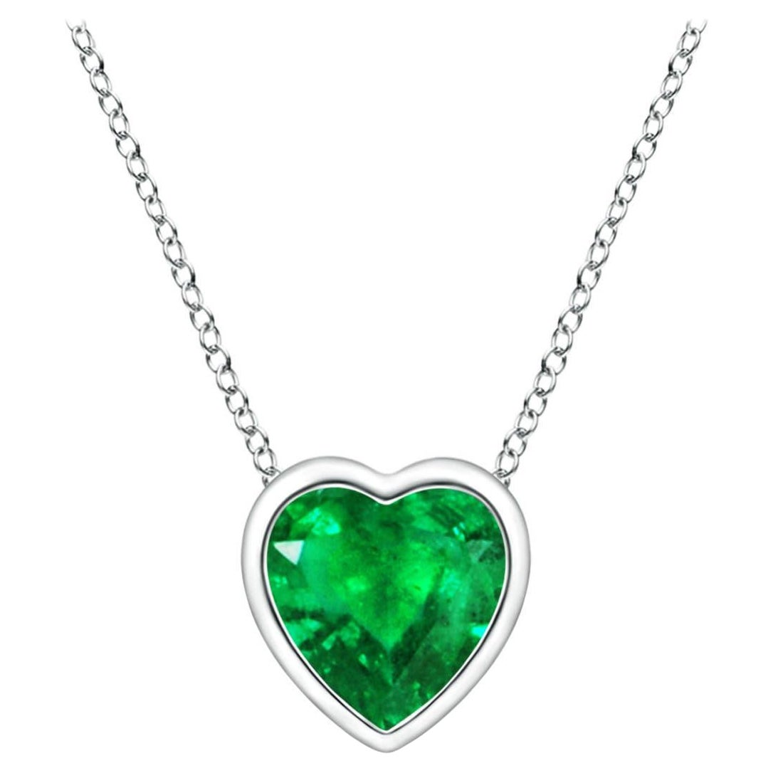 Angara Natural Bezel-Set Solitär Herz Smaragd Anhänger in Platin für Frauen