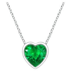 Angara Natural Bezel-Set Solitär Herz Smaragd Anhänger in Platin für Frauen