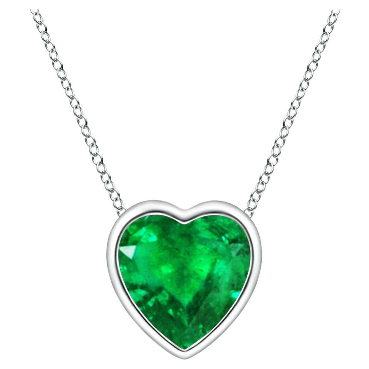 Angara Natural Bezel-Set Solitär Herz Smaragd Anhänger in Platin für Frauen