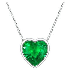 Angara Natural Bezel-Set Solitär Herz Smaragd Anhänger in Platin für Frauen