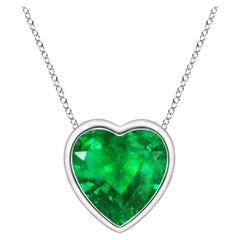 Angara Natural Bezel-Set Solitär Herz Smaragd Anhänger in Platin für Frauen