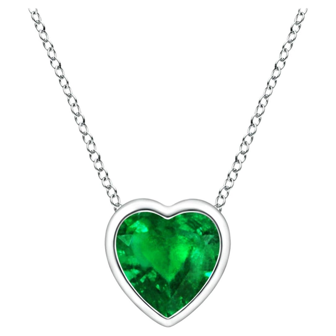 Angara Natural Bezel-Set Solitär Herz Smaragd Anhänger in Platin für Frauen