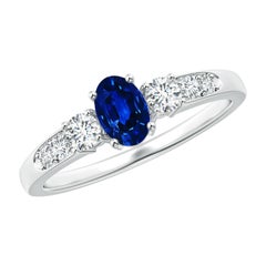 Anillo de compromiso Angara de zafiro azul natural y diamante en oro macizo de 14 quilates