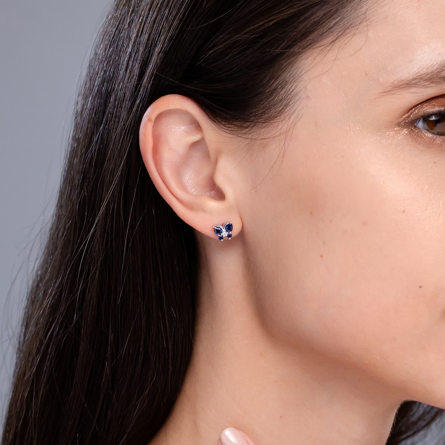 Moderne Angara - Boucles d'oreilles papillon en or 14 carats avec saphir bleu naturel et diamant en vente