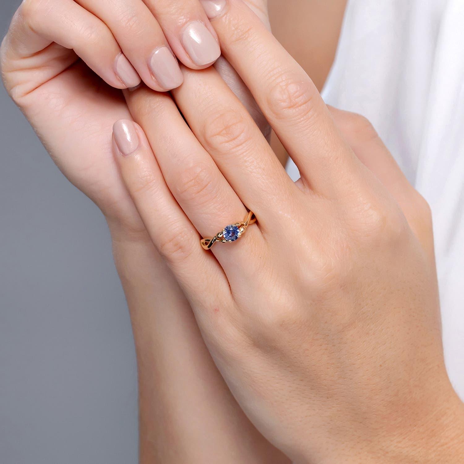 Anillo de compromiso cruzado de zafiro azul natural Angara en oro macizo de 14 quilates Moderno en venta