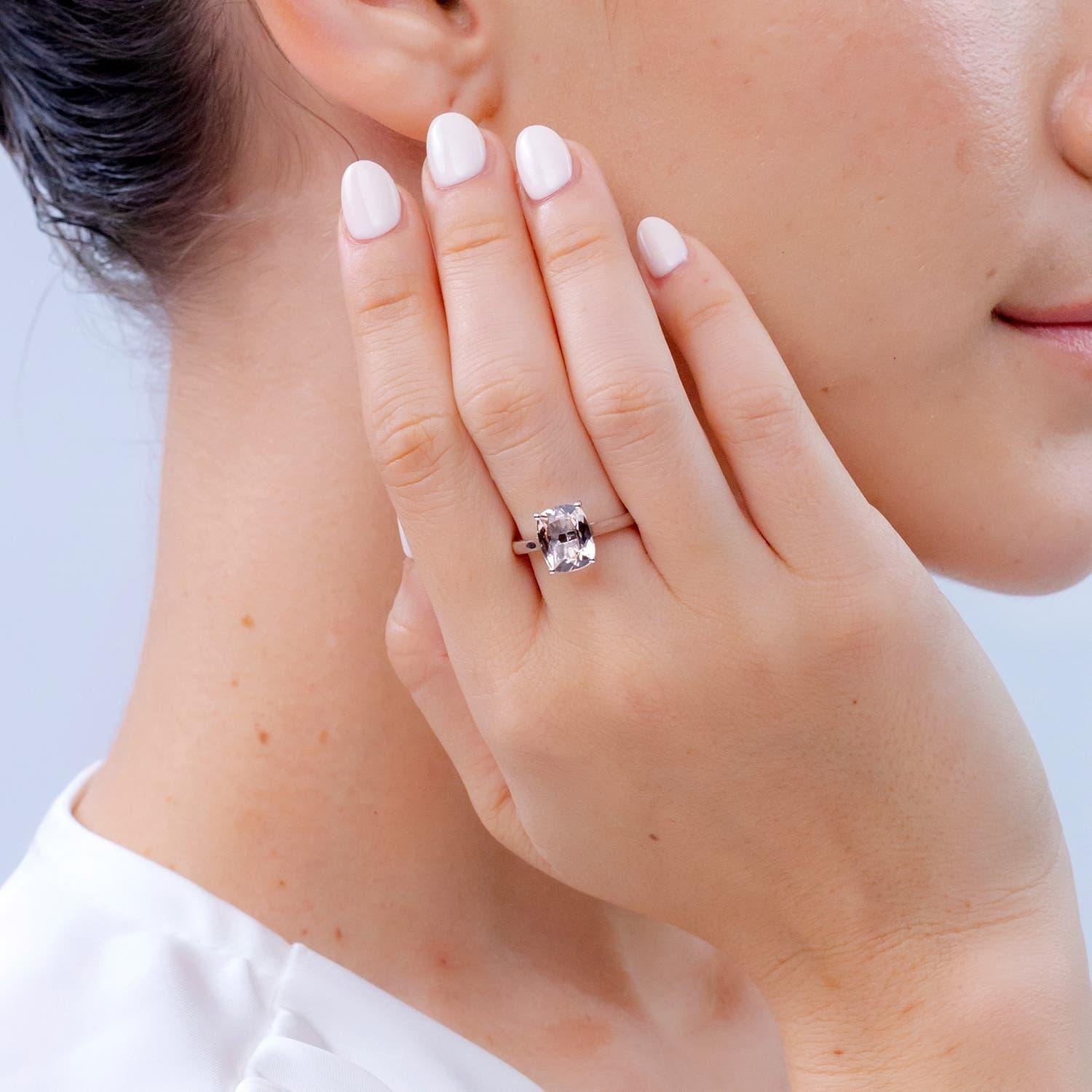 Angara natürlichen klassischen Kissen 2,7 kt Morganit Solitär-Ring in 14K massivem Gold (Moderne) im Angebot