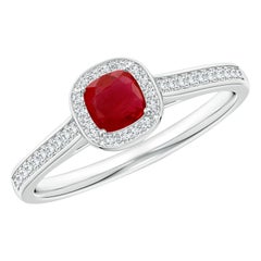 Angara Natural Classic Cushion Ruby Ring mit Diamant Halo in 14K massivem Gold