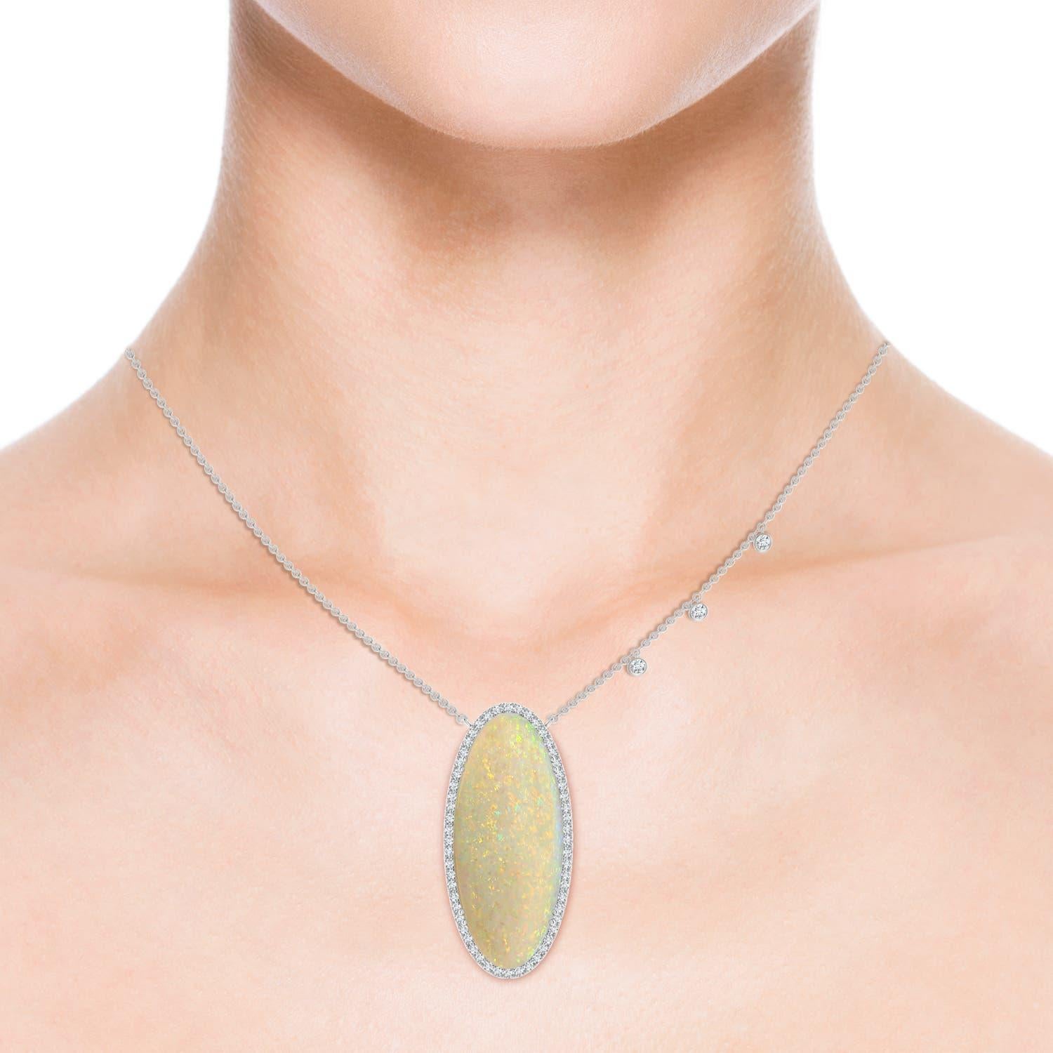 Angara Collar Clásico Natural con Halo de Ópalo Ovalado Certificado GIA de 19,55 ct en Oro de 14K en Nuevo estado para la venta en Los Angeles, CA
