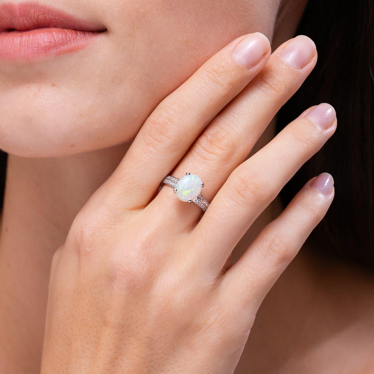 Taglio ovale Anello Angara Natural Classic Oval 1.45 ct Opal Knife Edge in oro massiccio 14 carati in vendita
