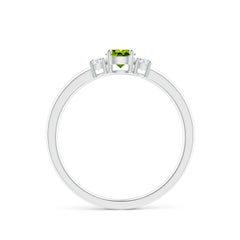 Anello di fidanzamento classico naturale con peridoto e diamanti in oro 14K di Angara