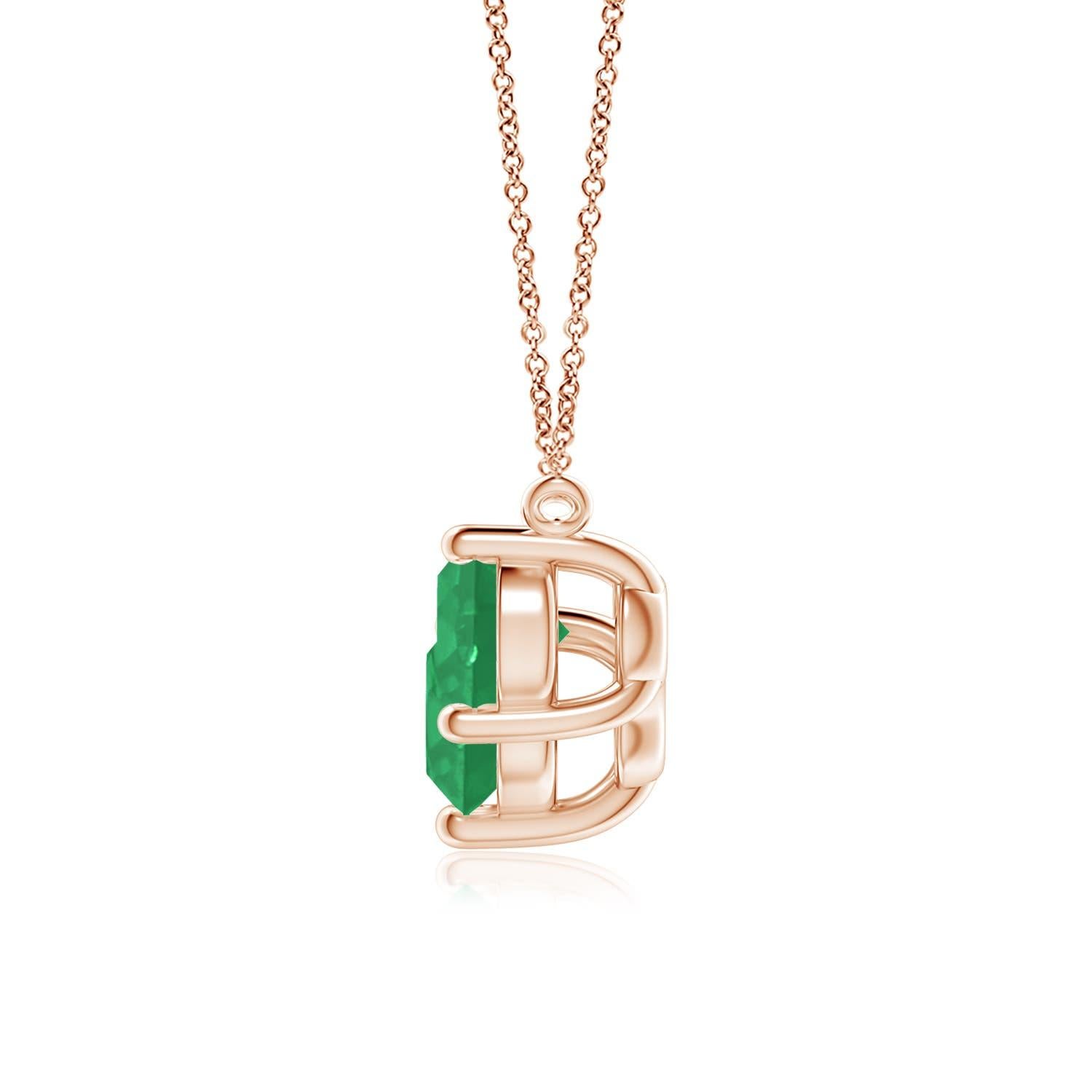 Ce collier trio d'émeraudes représentera magnifiquement votre amour et votre engagement indéfectibles. Fixées dans des montures à griffes en or rose 14k, les trois émeraudes rondes d'un vert luxuriant semblent flotter sur la chaîne. La composition