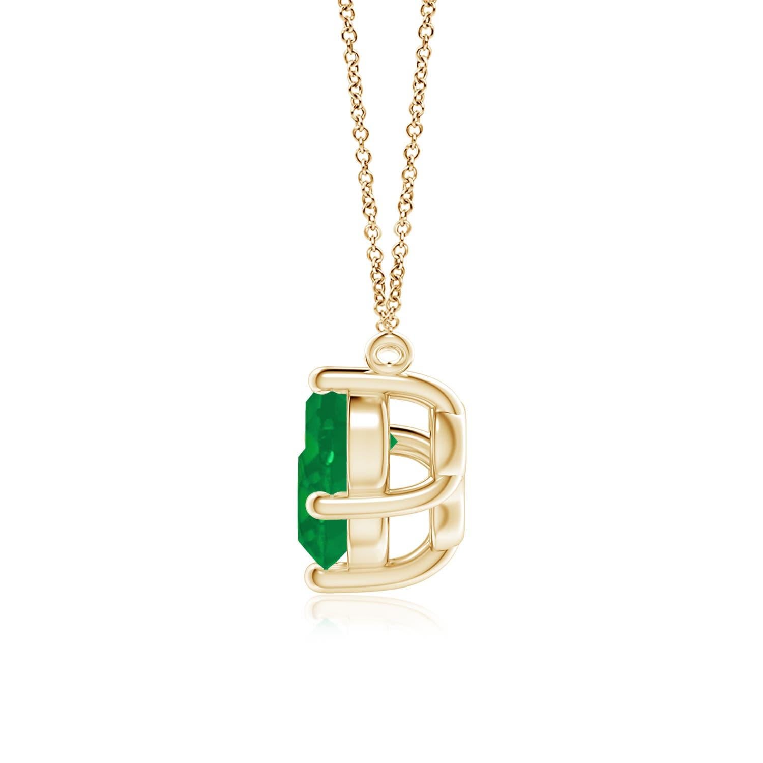 Ce collier trio d'émeraudes représentera magnifiquement votre amour et votre engagement indéfectibles. Fixées dans des montures à griffes en or jaune 14k, les trois émeraudes rondes d'un vert luxuriant semblent flotter sur la chaîne. L'arrangement