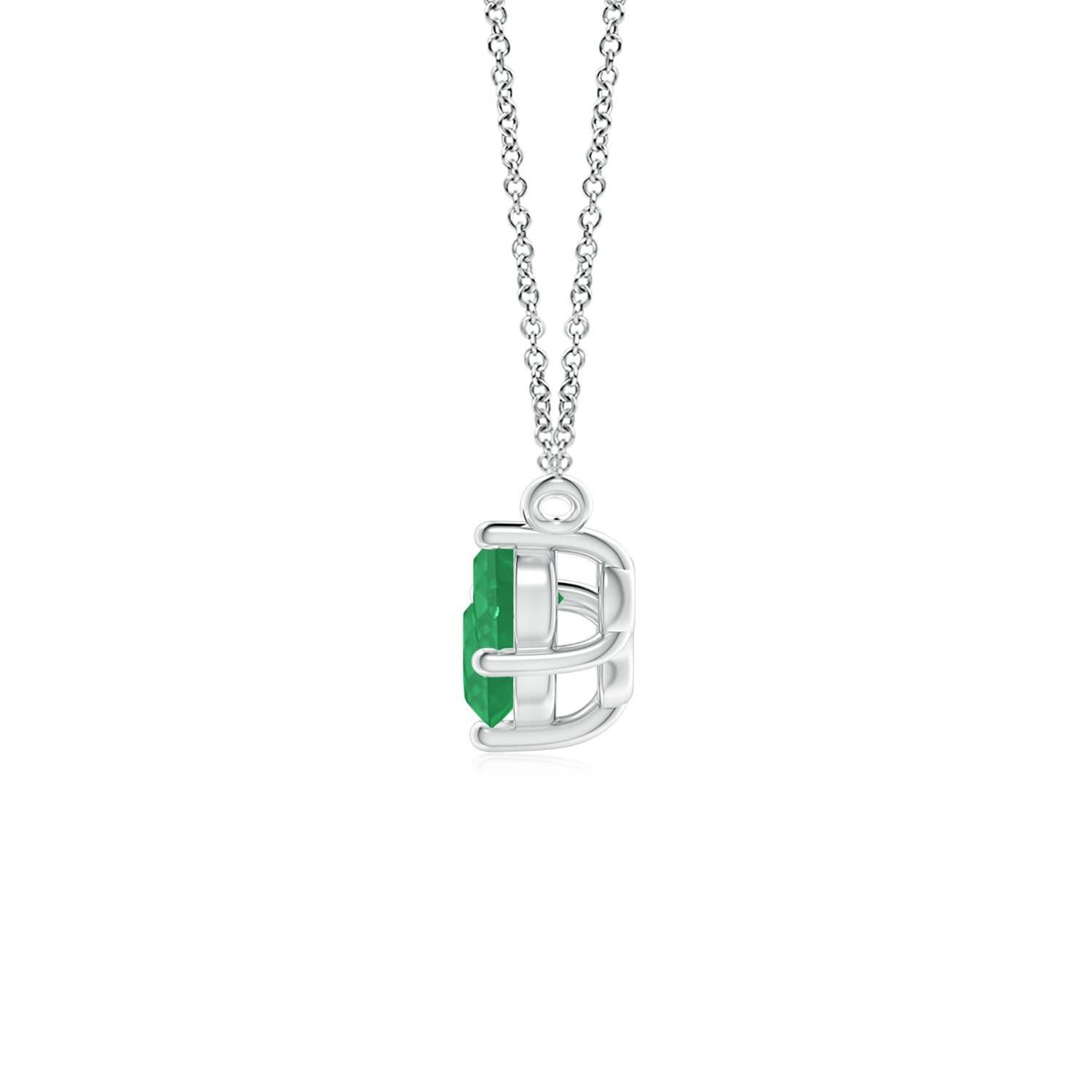 Ce collier trio d'émeraudes représentera magnifiquement votre amour et votre engagement indéfectibles. Fixées dans des montures à griffes en or blanc 14k, les trois émeraudes rondes d'un vert luxuriant semblent flotter sur la chaîne. L'arrangement