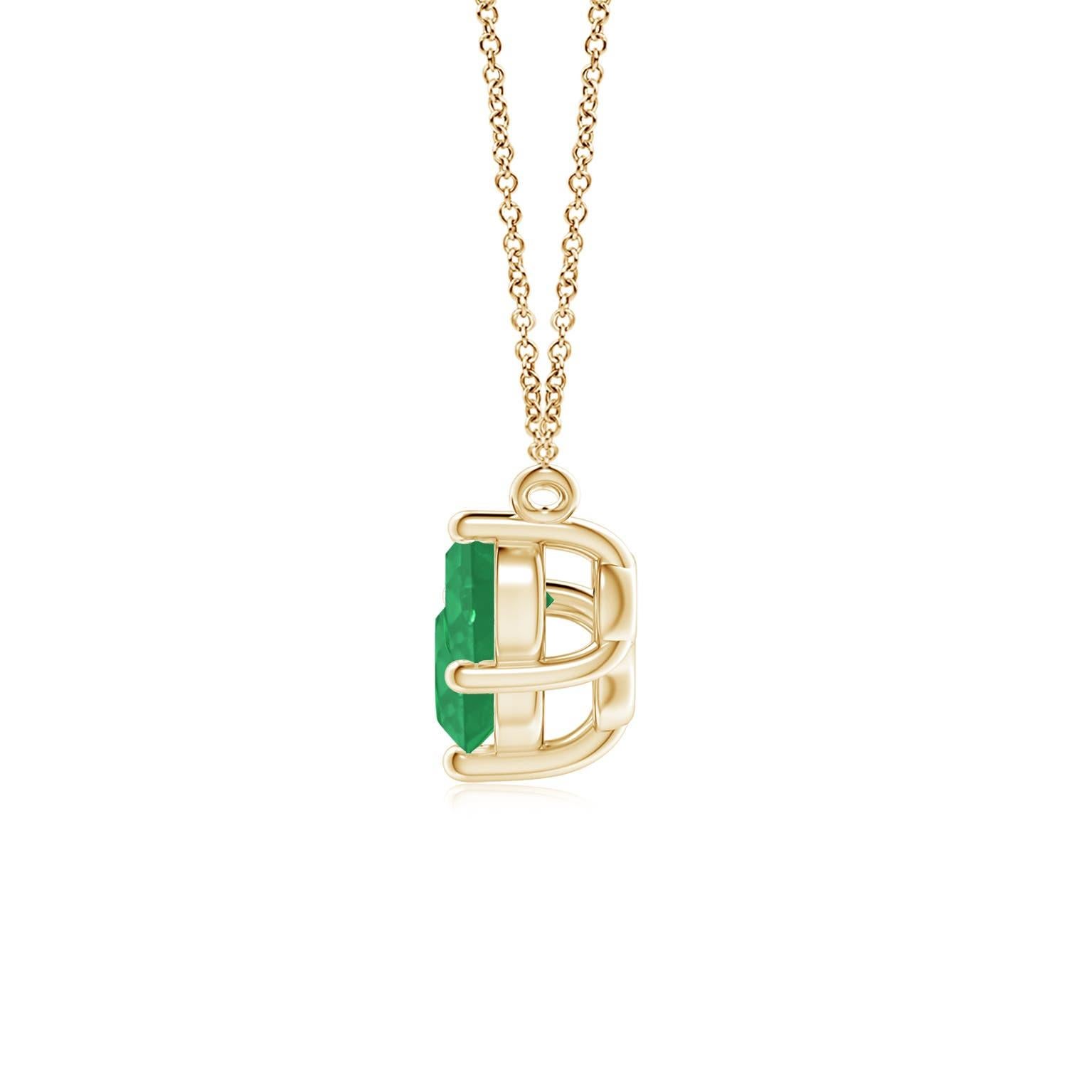 Ce collier trio d'émeraudes représentera magnifiquement votre amour et votre engagement indéfectibles. Fixées dans des montures à griffes en or jaune 14k, les trois émeraudes rondes d'un vert luxuriant semblent flotter sur la chaîne. L'arrangement